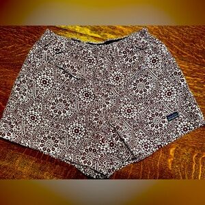 Patagonia Baggies Shorts 5” Size Small Pink Mixed